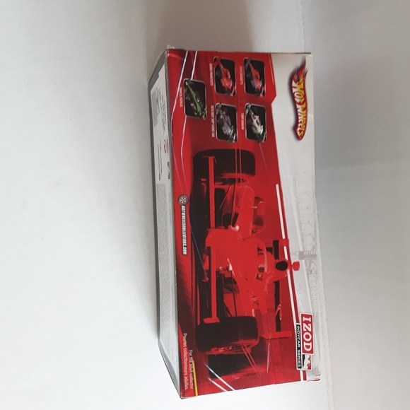 Hot Wheels 2010 Danica Patrick #7 GoDaddy Andretti IndyCar 1:24  NEW - Picture 8 of 8